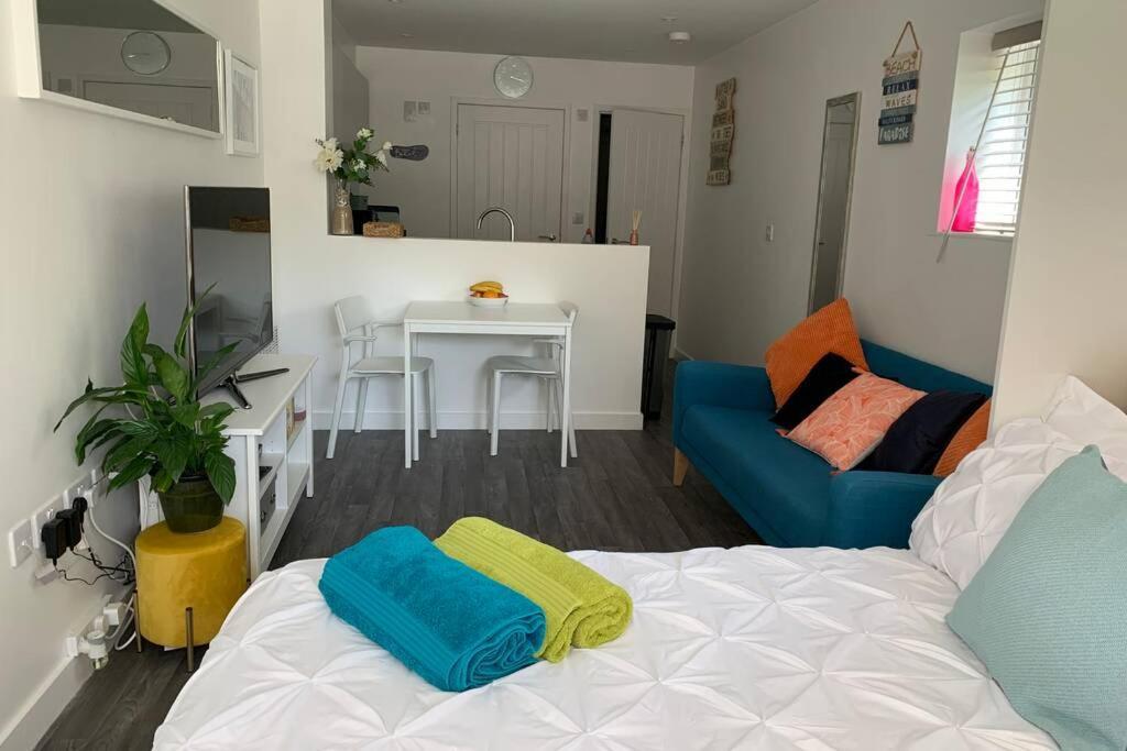 Bournemouth Nr Town Beach Train Coach Shops Lovely Entire Apartment Allows Quiet Good Dogs 外观 照片