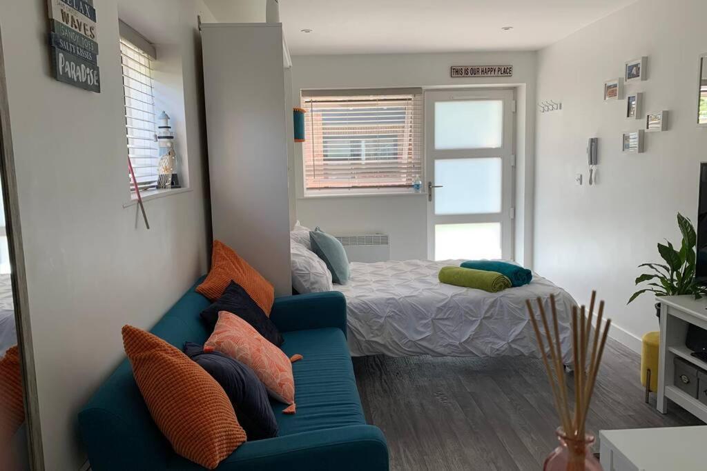 Bournemouth Nr Town Beach Train Coach Shops Lovely Entire Apartment Allows Quiet Good Dogs 外观 照片