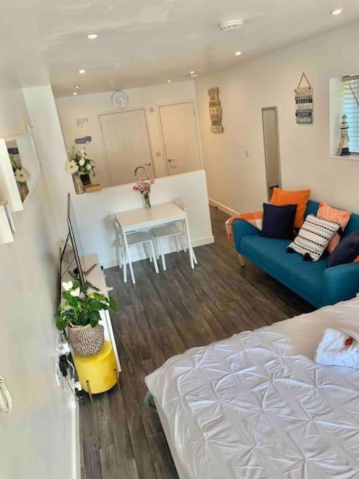 Bournemouth Nr Town Beach Train Coach Shops Lovely Entire Apartment Allows Quiet Good Dogs 外观 照片