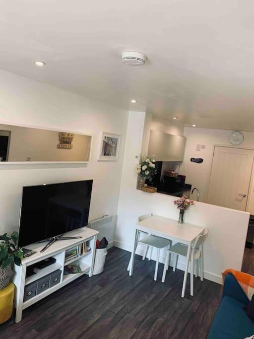 Bournemouth Nr Town Beach Train Coach Shops Lovely Entire Apartment Allows Quiet Good Dogs 外观 照片