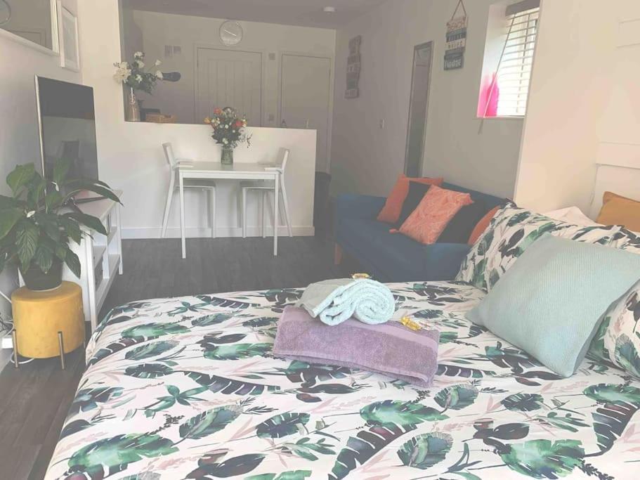 Bournemouth Nr Town Beach Train Coach Shops Lovely Entire Apartment Allows Quiet Good Dogs 外观 照片